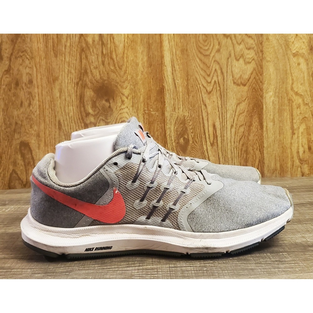 Nike Run Swift‎ Sneakers Women's Size 8 Gray